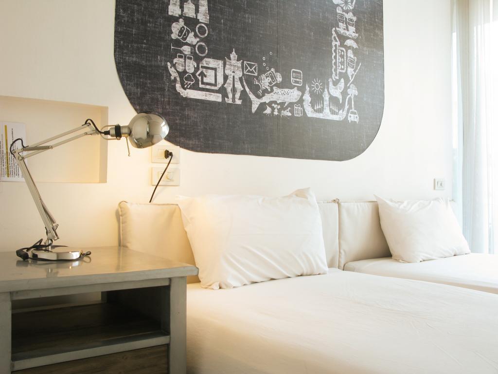 Refillnow! Hostel Bangkok Ngoại thất bức ảnh